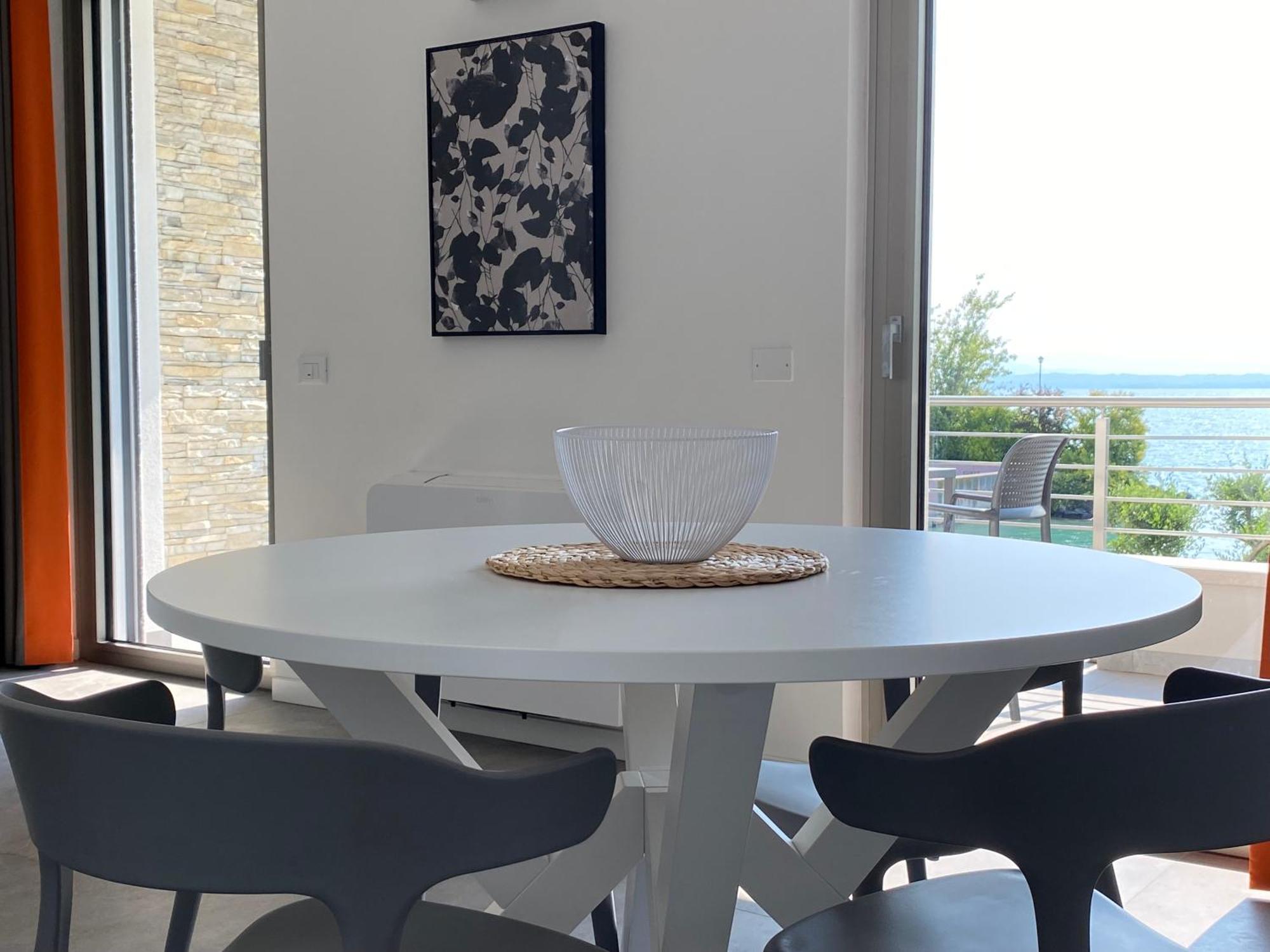 Sirmio Apartments - Darsena Stay Сирмионе Екстериор снимка