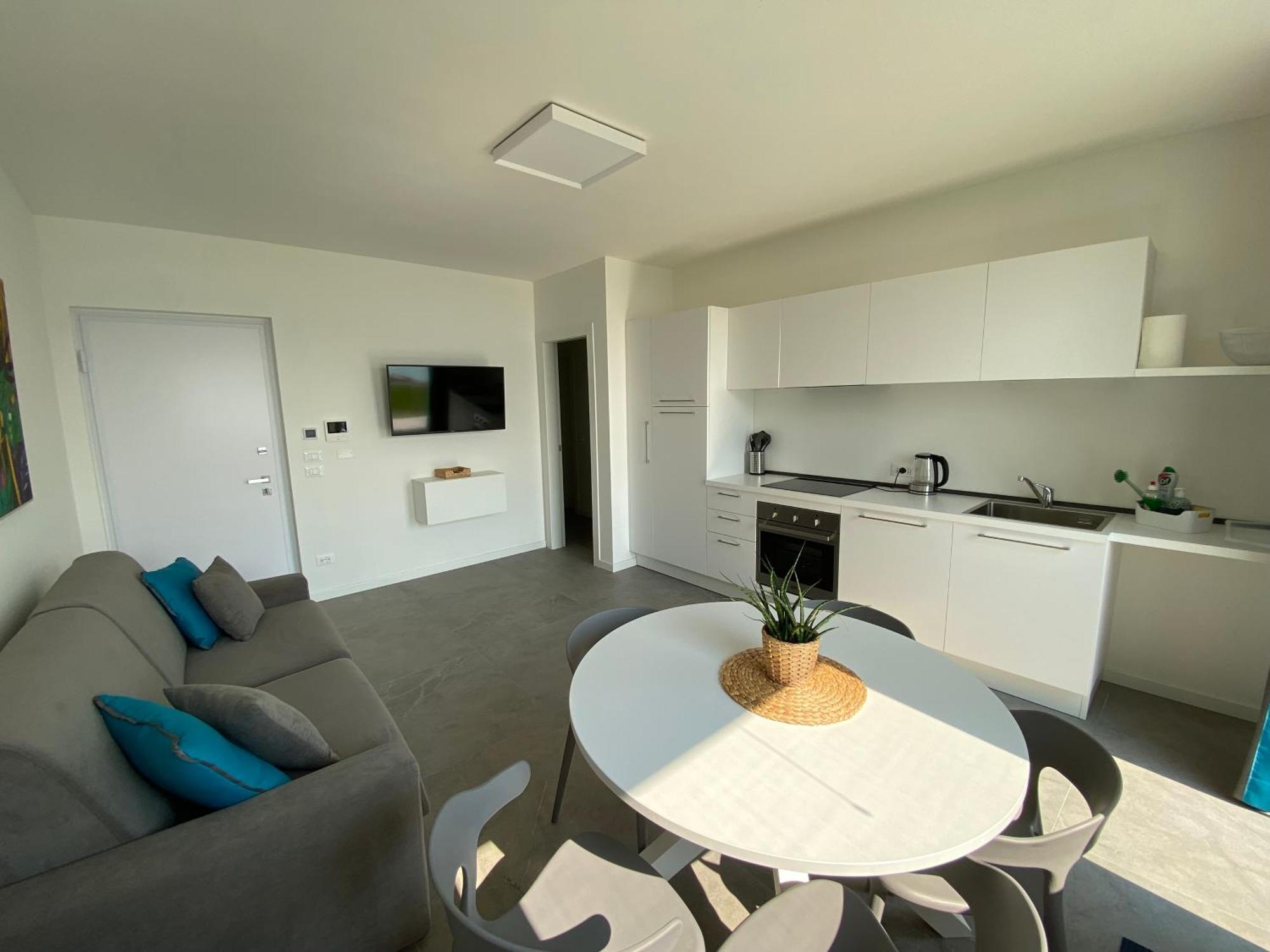 Sirmio Apartments - Darsena Stay Сирмионе Екстериор снимка