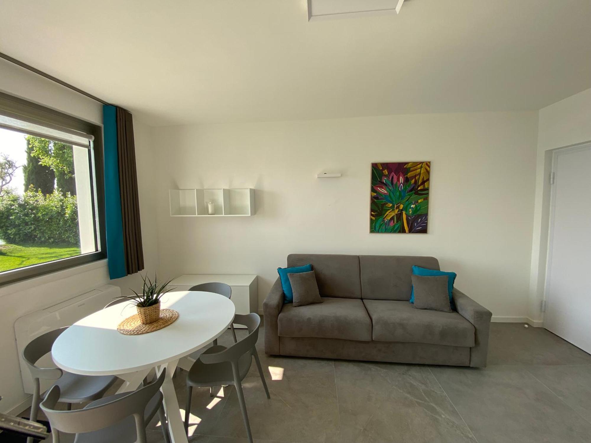 Sirmio Apartments - Darsena Stay Сирмионе Екстериор снимка