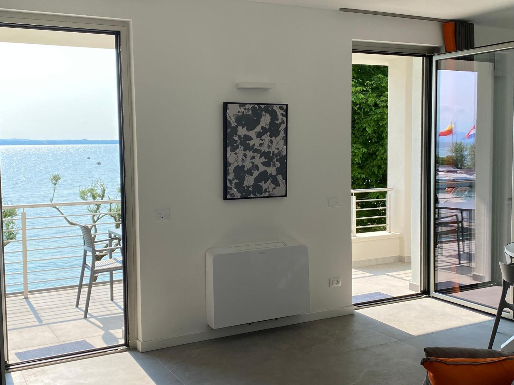 Sirmio Apartments - Darsena Stay Сирмионе Екстериор снимка